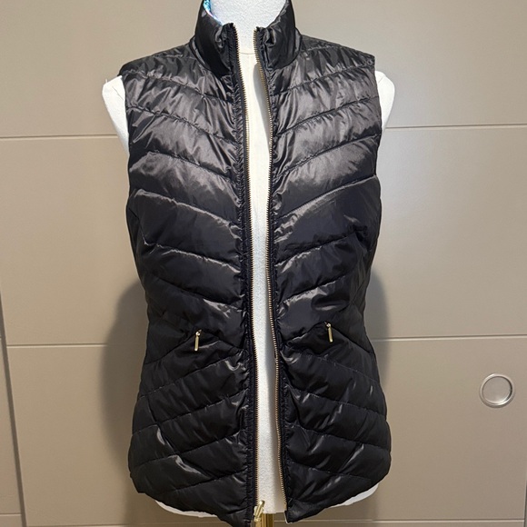 Reversible Floral and Zebra Print Puffer Vest - Picture 2 of 6